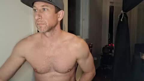 Snapshot of fit_dave_canada chatting on October 27, 2025, 12:36 am fit_dave_canada online show from October 27, 2025, 12:36 am