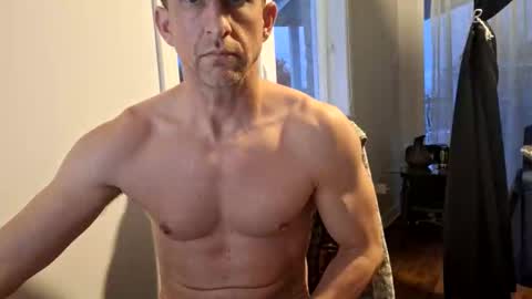 Snapshot of fit_dave_canada chatting on November 6, 2025, 9:48 pm fit_dave_canada online show from November 6, 2025, 9:48 pm