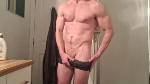 Snapshot of fit_dave_canada chatting on November 13, 2025, 12:42 am fit_dave_canada online show from November 13, 2025, 12:42 am