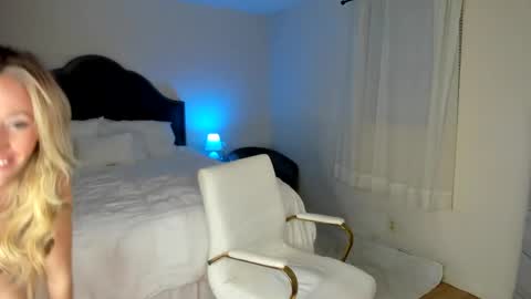 Snapshot of fitandfriskyfunxxx chatting on December 8, 2024, 12:07 am Jamie or Frisky online show from December 8, 2024, 12:07 am