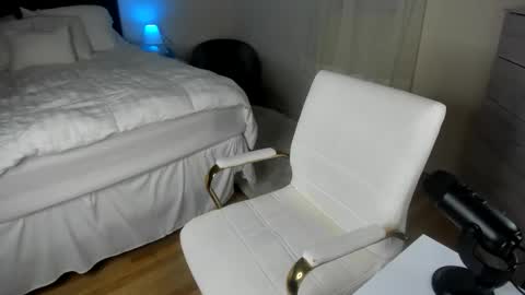 Snapshot of fitandfriskyfunxxx chatting on January 13, 2025, 10:24 pm Jamie or Frisky online show from January 13, 2025, 10:24 pm