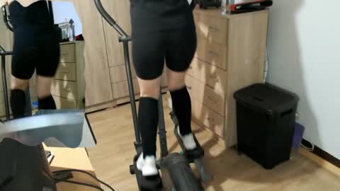 FitAura online show from April 29, 2026, 4:27 am