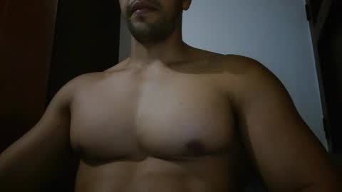 fitchestabs_69 online show from May 3, 2026, 8:48 pm