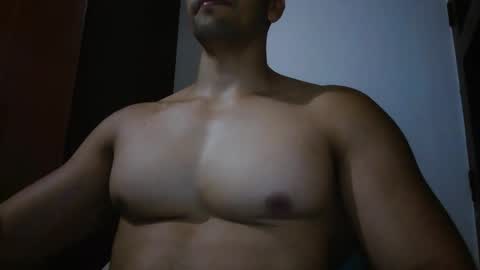 fitchestabs_69 online show from May 16, 2026, 7:01 pm