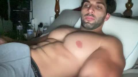 Snapshot of fitcurvyman4fun_69 chatting on June 9, 2026, 3:40 am fitcurvyman4fun_69 online show from June 9, 2026, 3:40 am