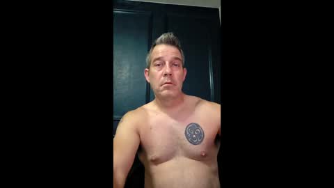 Snapshot of fitdaddylove chatting on May 1, 2026, 12:21 pm FitDaddy online show from May 1, 2026, 12:21 pm