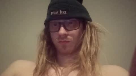 fitfungi7 online show from March 31, 2026, 4:46 am