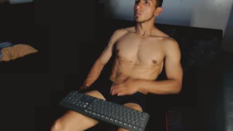 Snapshot of fitnescalientes chatting on January 10, 2025, 2:35 am fitnescalientes online show from January 10, 2025, 2:35 am