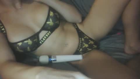 fitsexycouple28 online show from December 30, 2024, 7:04 am