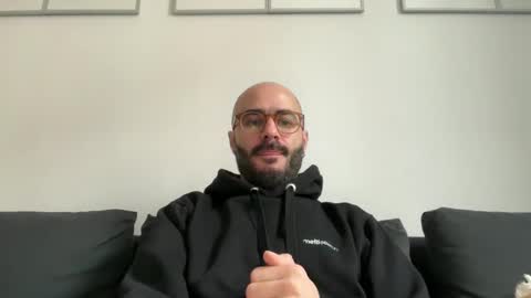 Snapshot of fla85 chatting on February 12, 2025, 11:29 am Fla is short for Flavio online show from February 12, 2025, 11:29 am