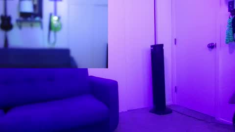 Flannel Dong online show from March 25, 2026, 7:36 am