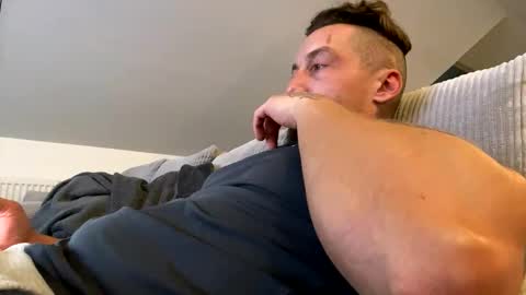 flashi1990 online show from November 9, 2025, 6:28 pm