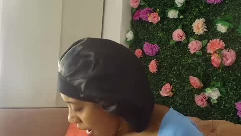 Snapshot of flavia_cruz chatting on April 29, 2026, 12:20 pm Flavia online show from April 29, 2026, 12:20 pm