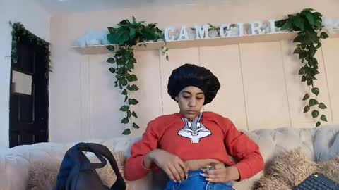 Snapshot of flavia_cruz chatting on May 13, 2026, 12:13 pm Flavia online show from May 13, 2026, 12:13 pm