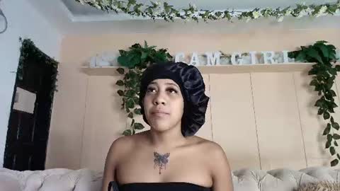 Snapshot of flavia_cruz chatting on June 10, 2026, 12:15 pm Flavia online show from June 10, 2026, 12:15 pm