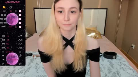 Snapshot of fleximona chatting on February 1, 2025, 9:43 am FlexiMona online show from February 1, 2025, 9:43 am