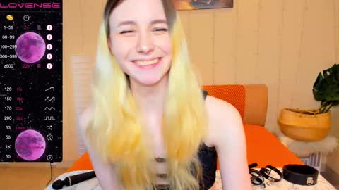 Snapshot of fleximona chatting on February 14, 2025, 8:42 am FlexiMona online show from February 14, 2025, 8:42 am