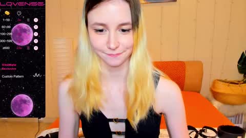 Snapshot of fleximona chatting on February 14, 2025, 11:42 am FlexiMona online show from February 14, 2025, 11:42 am