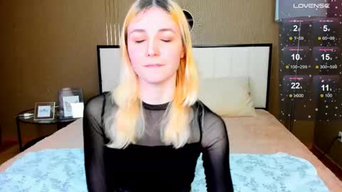 Snapshot of fleximona chatting on October 2, 2025, 9:27 am FlexiMona online show from October 2, 2025, 9:27 am