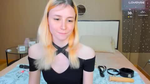 Snapshot of fleximona chatting on October 9, 2025, 9:40 am FlexiMona online show from October 9, 2025, 9:40 am