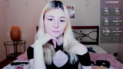 Snapshot of fleximona chatting on October 12, 2025, 3:22 pm FlexiMona online show from October 12, 2025, 3:22 pm