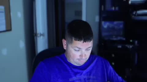 Snapshot of flguy_mike chatting on October 28, 2025, 12:41 pm FL guy online show from October 28, 2025, 12:41 pm