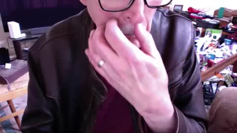 flip4u online show from November 17, 2025, 8:03 pm