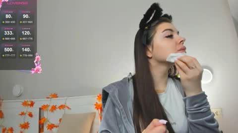 Snapshot of flirtbubble chatting on December 2, 2025, 6:19 am Doloras online show from December 2, 2025, 6:19 am