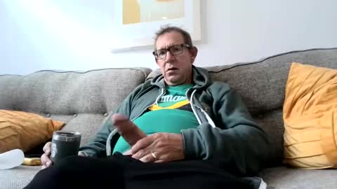 Snapshot of flirtofcharleston chatting on December 17, 2024, 5:15 pm Flickrbrite online show from December 17, 2024, 5:15 pm