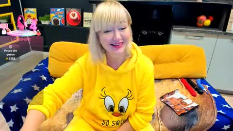 Snapshot of flirtymary chatting on September 24, 2025, 9:40 pm Mary online show from September 24, 2025, 9:40 pm