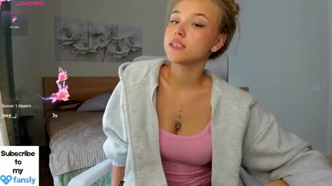Mona online show from July 23, 2026, 1:52 am