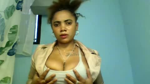 Snapshot of flooreenceee chatting on July 13, 2026, 5:21 am flooreenceee online show from July 13, 2026, 5:21 am
