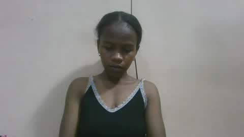 flora48230522373 online show from May 18, 2026, 4:57 pm