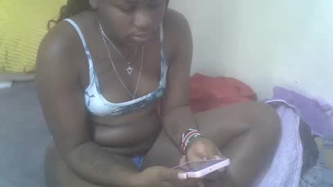 Snapshot of floral_q chatting on July 6, 2026, 11:40 am Floral online show from July 6, 2026, 11:40 am