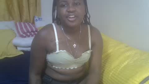 Snapshot of floral_q chatting on July 10, 2026, 11:57 am Floral online show from July 10, 2026, 11:57 am