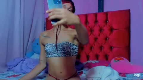 Snapshot of flower_weed chatting on June 17, 2026, 5:32 am Flower weed online show from June 17, 2026, 5:32 am