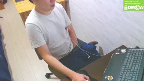 flowerbox online show from March 8, 2025, 12:09 pm