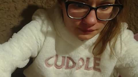 say meow and send tip  online show from December 18, 2024, 10:57 pm