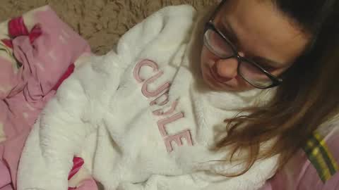 say meow and send tip  online show from December 24, 2024, 7:33 pm