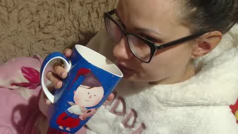 say meow and send tip  online show from December 27, 2024, 10:16 pm