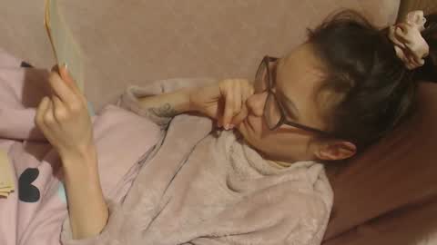 say meow and send tip  online show from February 22, 2026, 12:56 am