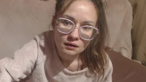 say meow and send tip  online show from April 12, 2026, 3:17 pm