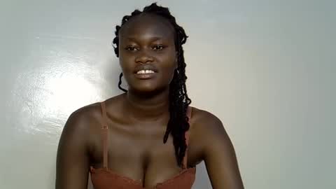 flowerdiva002 online show from November 27, 2025, 5:37 pm