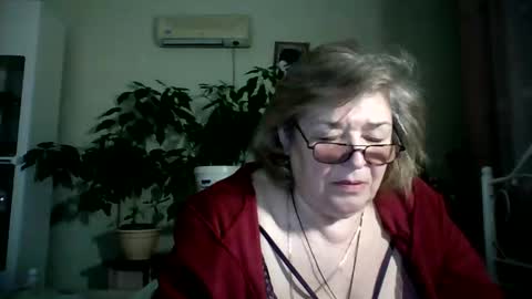 Snapshot of flowerlover8 chatting on February 3, 2025, 11:26 pm Flowerlower online show from February 3, 2025, 11:26 pm