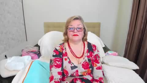 Snapshot of flowerlover8 chatting on February 6, 2025, 6:24 pm Flowerlower online show from February 6, 2025, 6:24 pm