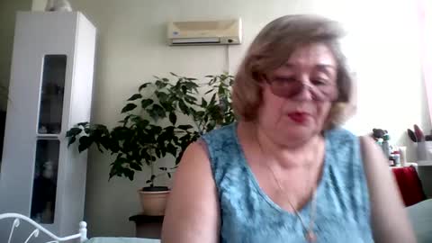 Snapshot of flowerlover8 chatting on February 11, 2025, 1:41 pm Flowerlower online show from February 11, 2025, 1:41 pm