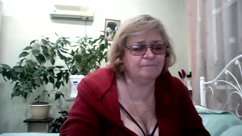 Snapshot of flowerlover8 chatting on February 14, 2025, 7:02 pm Flowerlower online show from February 14, 2025, 7:02 pm