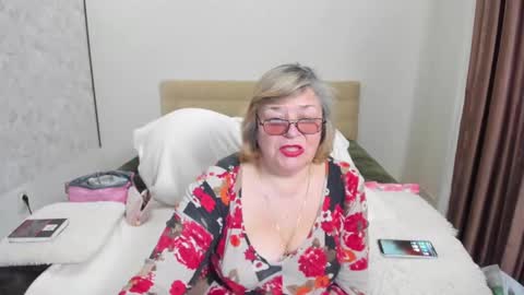 Snapshot of flowerlover8 chatting on March 3, 2025, 7:10 am Flowerlower online show from March 3, 2025, 7:10 am