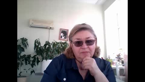 Snapshot of flowerlover8 chatting on March 9, 2025, 12:31 pm Flowerlower online show from March 9, 2025, 12:31 pm