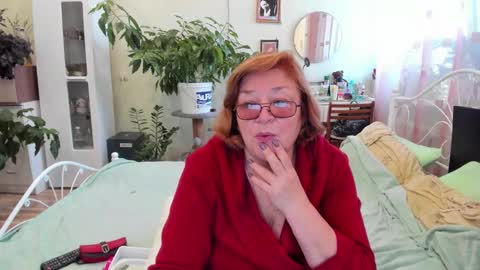 Snapshot of flowerlover8 chatting on September 9, 2025, 4:12 am Flowerlower online show from September 9, 2025, 4:12 am